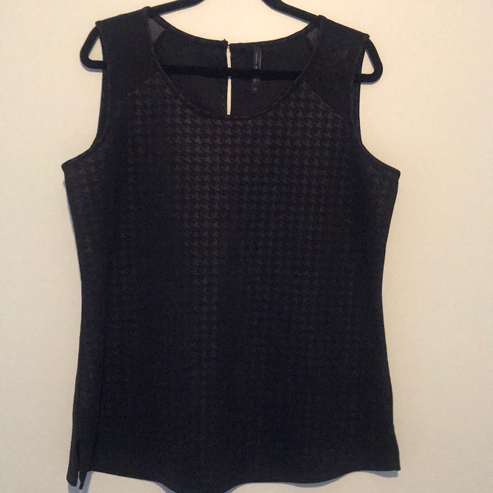 Beautiful black top!